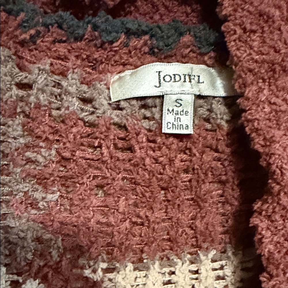 Aztec Patterned Cardigan - Picture 2 of 4